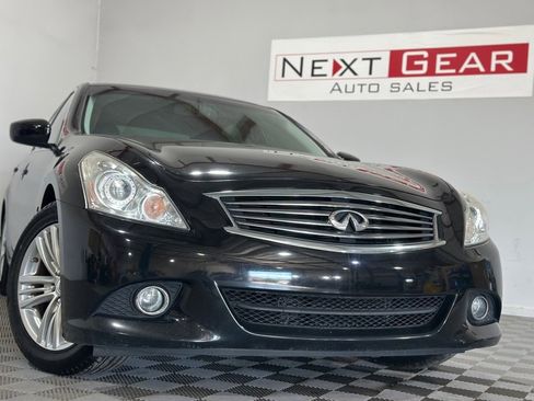 Used 2015 INFINITI Q40 w/ Moonroof Package image 4