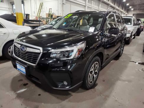 Used 2021 Subaru Forester Premium image 1
