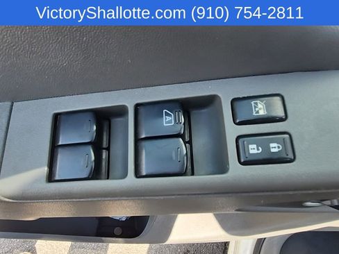 Used 2019 Nissan Frontier SV image 17