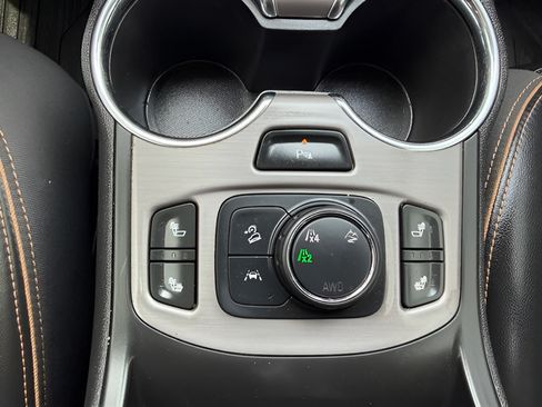 Used 2022 GMC Terrain AT4 w/ Infotainment Package II AWD/4WD image 20