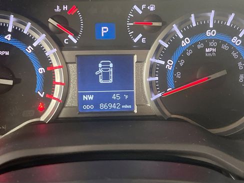 Used 2018 Toyota 4Runner SR5 image 12