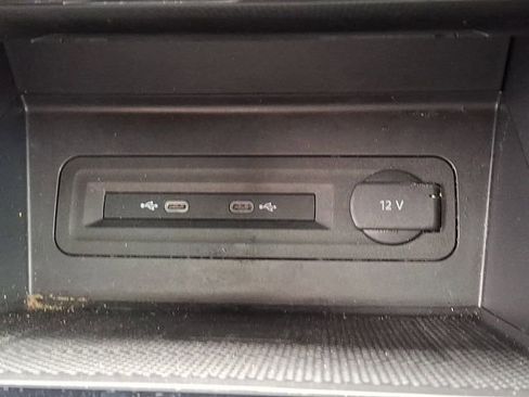 Used 2022 Volkswagen Atlas Cross Sport SEL R-Line AWD/4WD image 26