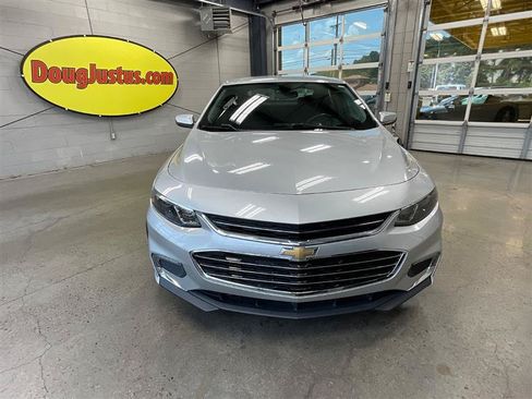 Used 2017 Chevrolet Malibu LT FWD image 8