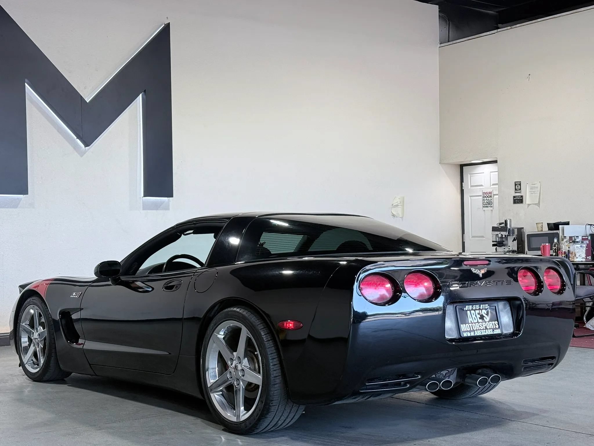 Used 2002 Chevrolet Corvette Coupe w/ Preferred Equipment Group2 RWD image 10