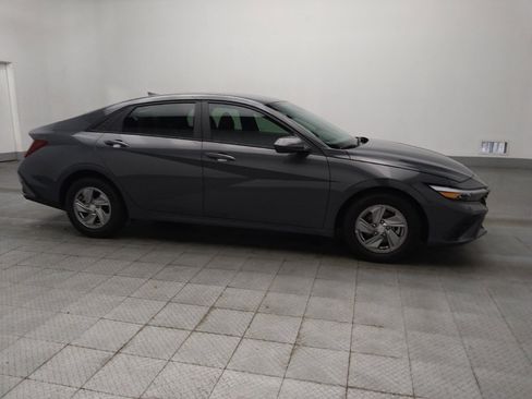 Used 2024 Hyundai Elantra SE image 11