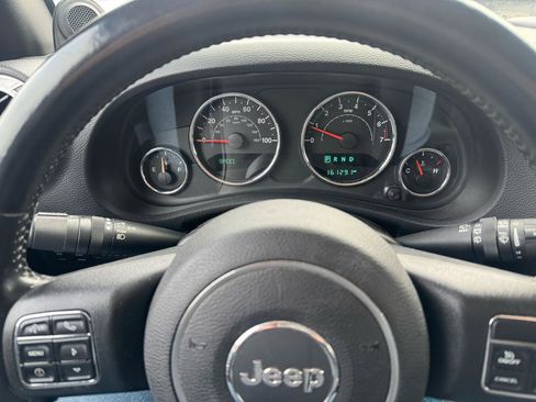Used 2014 Jeep Wrangler Unlimited Rubicon w/ Connectivity Group image 21
