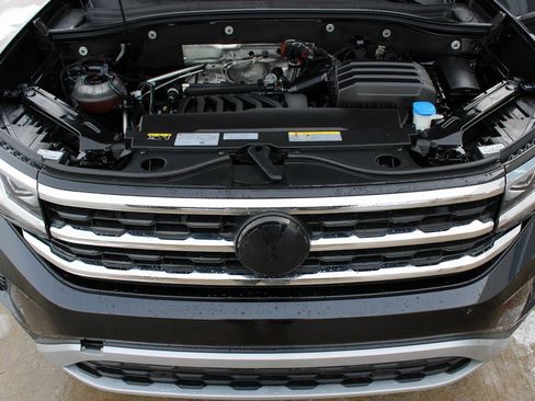 Certified 2023 Volkswagen Atlas Cross Sport SE image 29