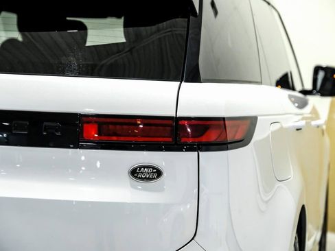 Used 2023 Land Rover Range Rover Sport SE Dynamic image 44