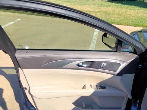 Used 2018 Lincoln MKZ Premiere image 9