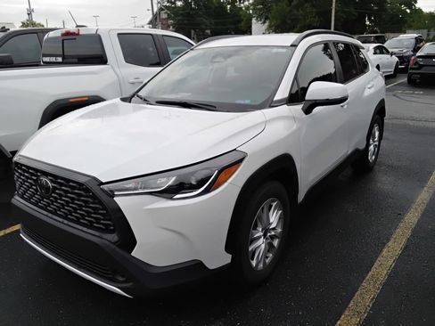 Used 2024 Toyota Corolla Cross LE FWD image 5