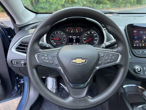Used 2024 Chevrolet Malibu LT FWD image 15