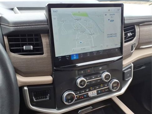 Used 2024 Ford Expedition Max Limited image 9