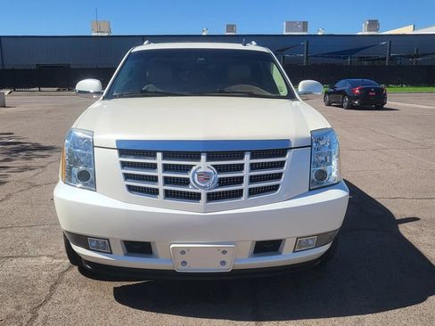 Used 2013 Cadillac Escalade EXT Premium AWD/4WD image 3