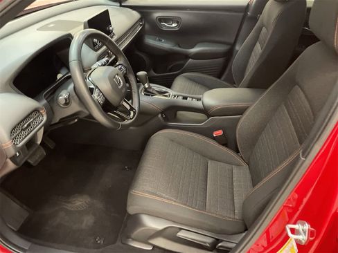 Used 2025 Honda HR-V Sport image 17