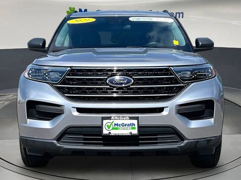 Used 2021 Ford Explorer XLT AWD/4WD image 2