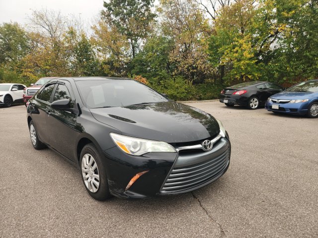 Used 2017 Toyota Camry LE FWD image 4