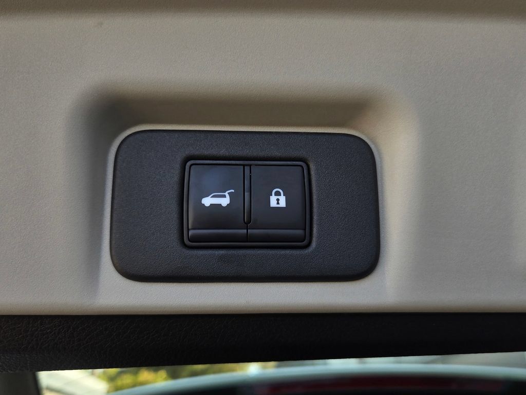 Used 2024 Nissan Ariya FWD image 27