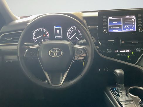 Used 2024 Toyota Camry SE FWD image 13