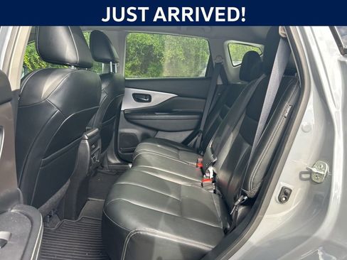 Used 2022 Nissan Murano SV w/ SV Midnight Edition Package FWD image 9