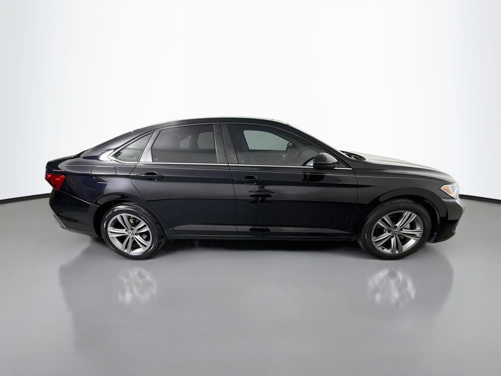 Used 2022 Volkswagen Jetta SE FWD image 4