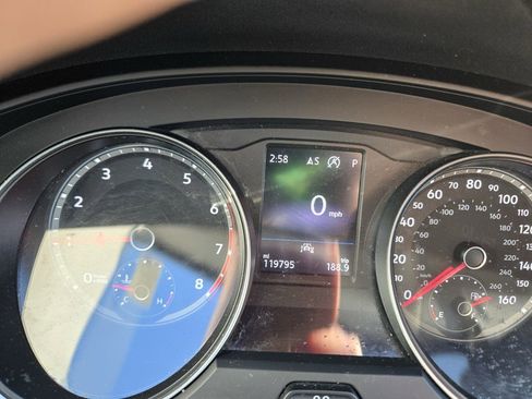 Used 2021 Volkswagen Atlas SE image 19