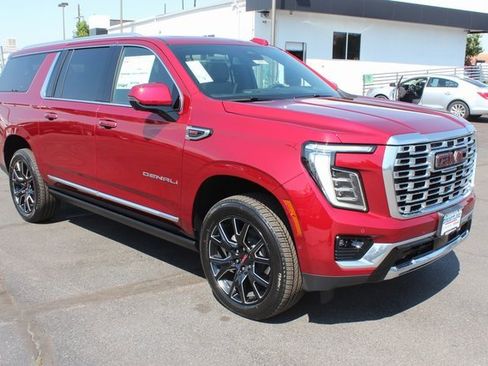 New 2025 GMC Yukon XL Denali w/ Sun & Power Step Package image 9