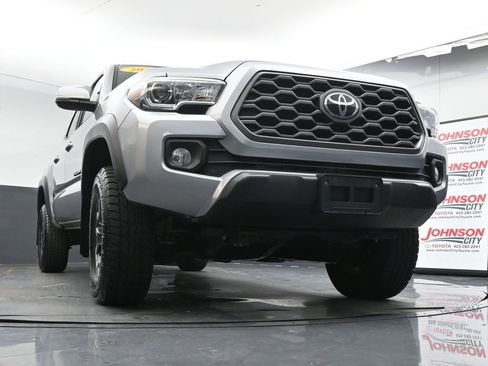Used 2021 Toyota Tacoma TRD Off-Road image 33