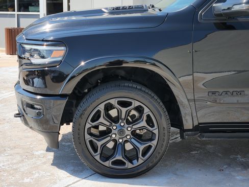 Used 2024 RAM 1500 Limited AWD/4WD image 9