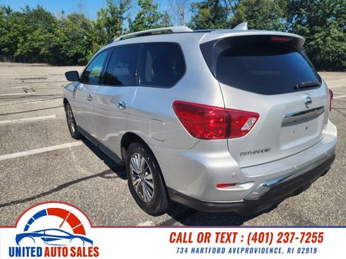 Used 2020 Nissan Pathfinder SV AWD/4WD image 3