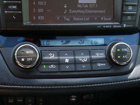 Used 2018 Toyota RAV4 XLE AWD/4WD image 23
