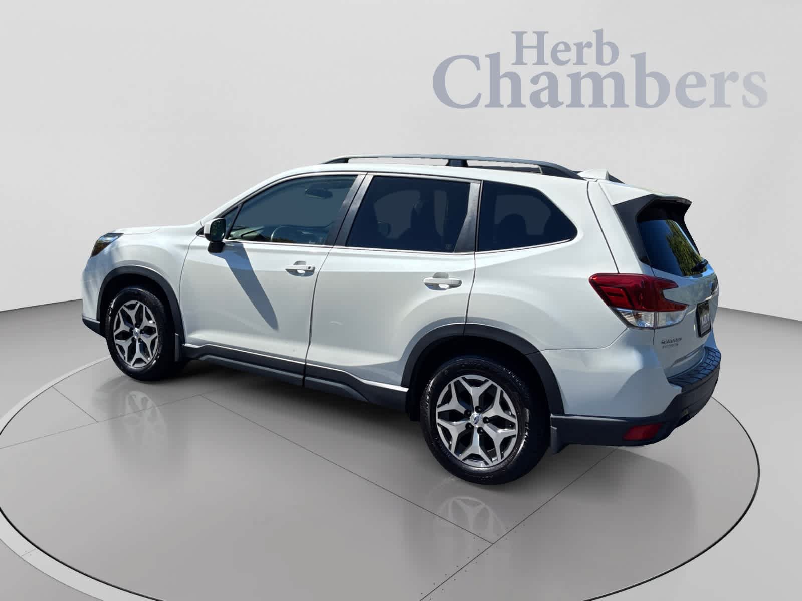 Used 2020 Subaru Forester Premium AWD/4WD image 3
