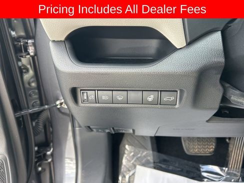 Used 2020 Toyota RAV4 XLE Premium AWD/4WD image 7