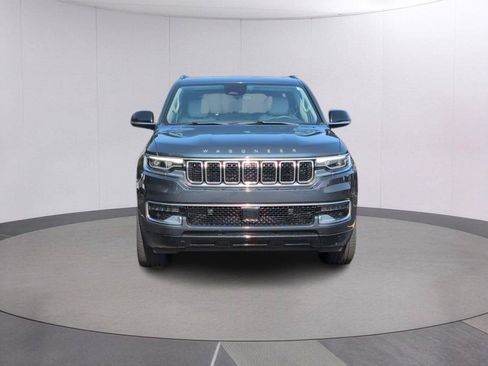 Used 2023 Jeep Wagoneer 4WD w/ Premium Group I image 10