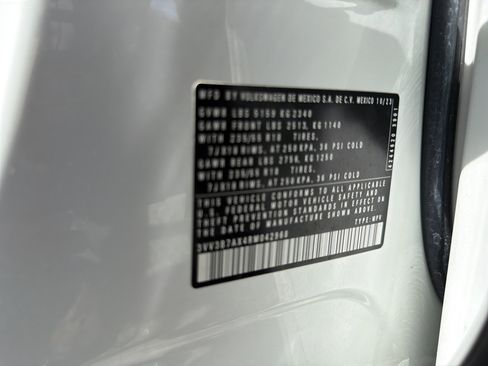 Used 2024 Volkswagen Tiguan SE FWD image 10