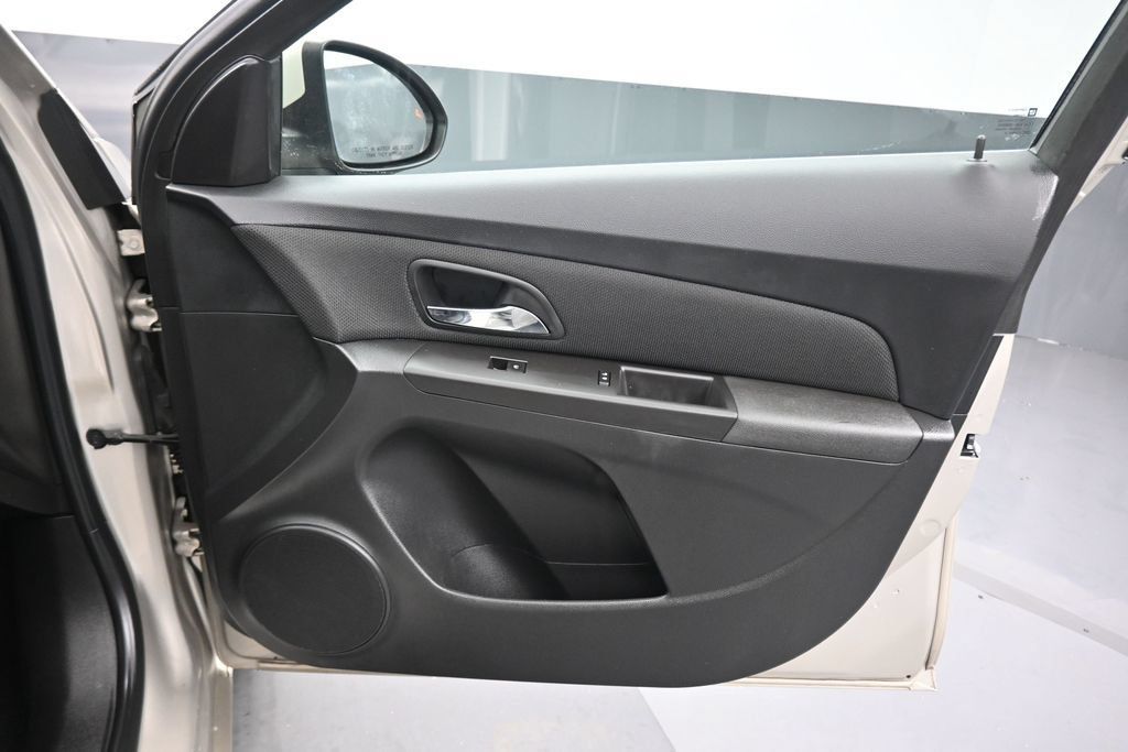 Used 2016 Chevrolet Cruze LT w/ Enhanced Safety Package FWD image 37