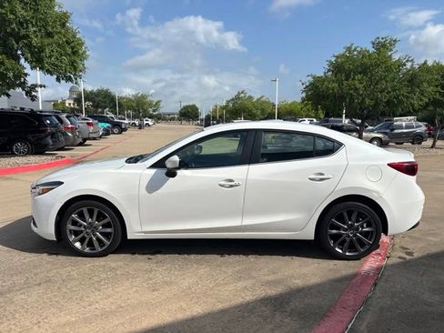 Used 2018 MAZDA MAZDA3 Grand Touring w/ Premium Equipment Package FWD image 8