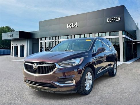 Used 2018 Buick Enclave Essence w/ Trailering Package image 4