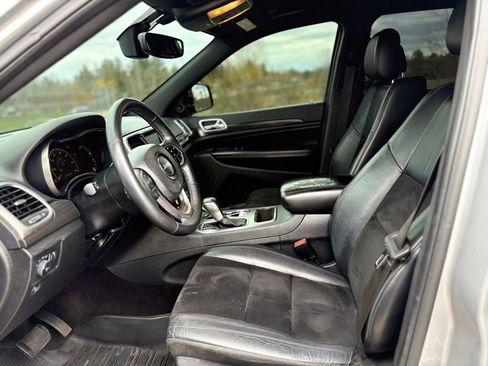Used 2018 Jeep Grand Cherokee Altitude AWD/4WD image 10