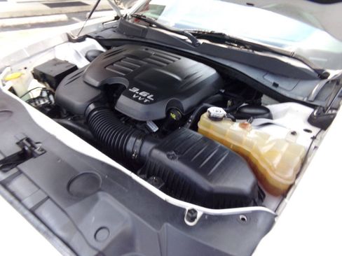 Used 2014 Dodge Charger SE RWD image 31