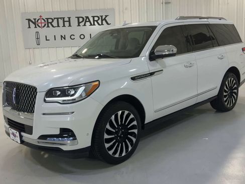 Used 2023 Lincoln Navigator Black Label AWD/4WD image 5