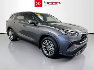 Used 2023 Toyota Highlander Platinum video 1