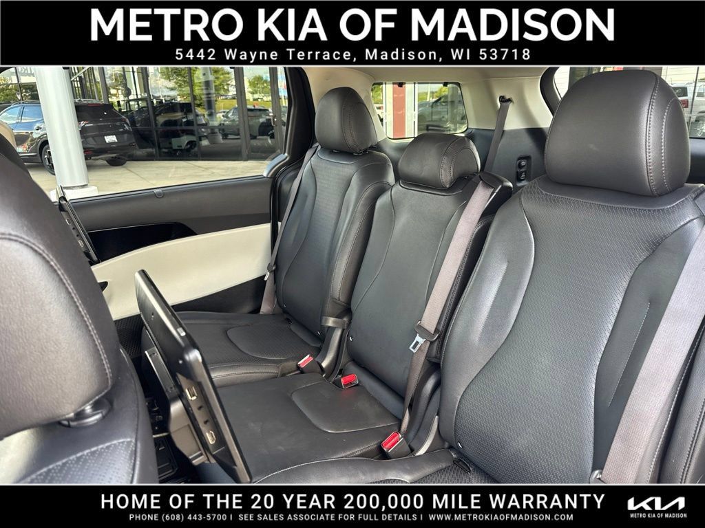 Used 2024 Kia Carnival SX Prestige FWD image 35