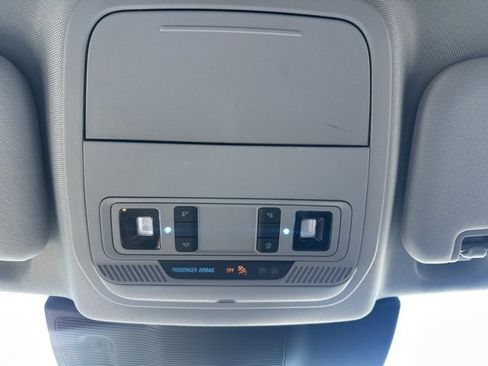 Used 2023 Ford Explorer XLT image 28