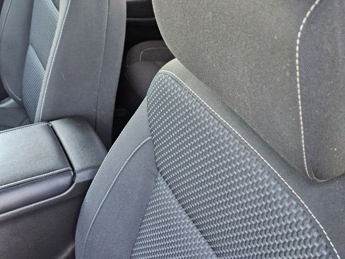 Certified 2023 GMC Acadia SLE w/ Driver Convenience Package image 32