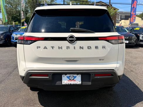 Used 2024 Nissan Pathfinder SV FWD image 6