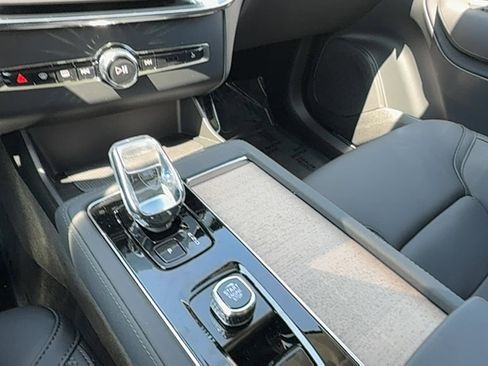 Certified 2025 Volvo XC90 B6 Core w/ Climate Package image 24