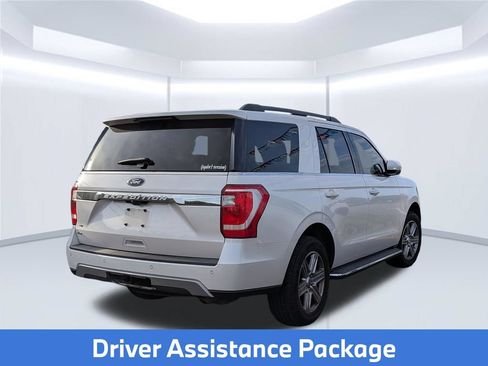 Used 2019 Ford Expedition XLT w/ Equipment Group 202A RWD image 5