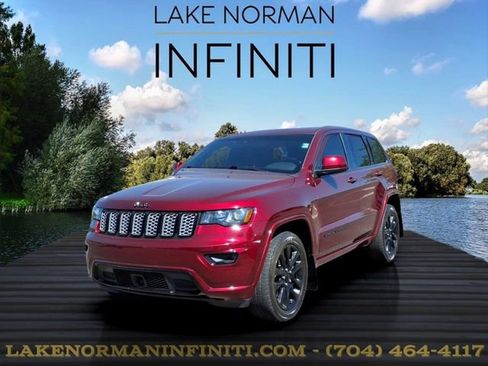 Used 2021 Jeep Grand Cherokee Laredo X AWD/4WD image 1
