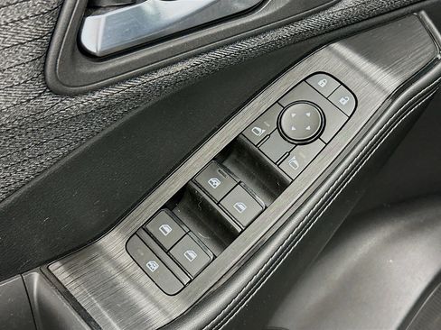 Used 2023 Nissan Rogue SV AWD/4WD image 15