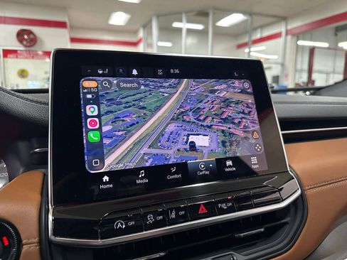 Used 2024 Jeep Compass Limited image 26